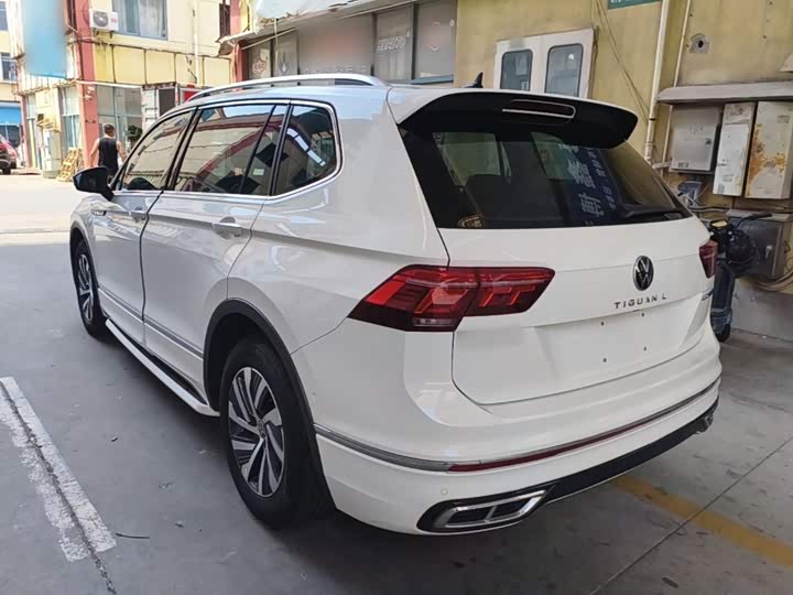 Volkswagen Tiguan L Hybrid, 2022 — фото 5 из 9