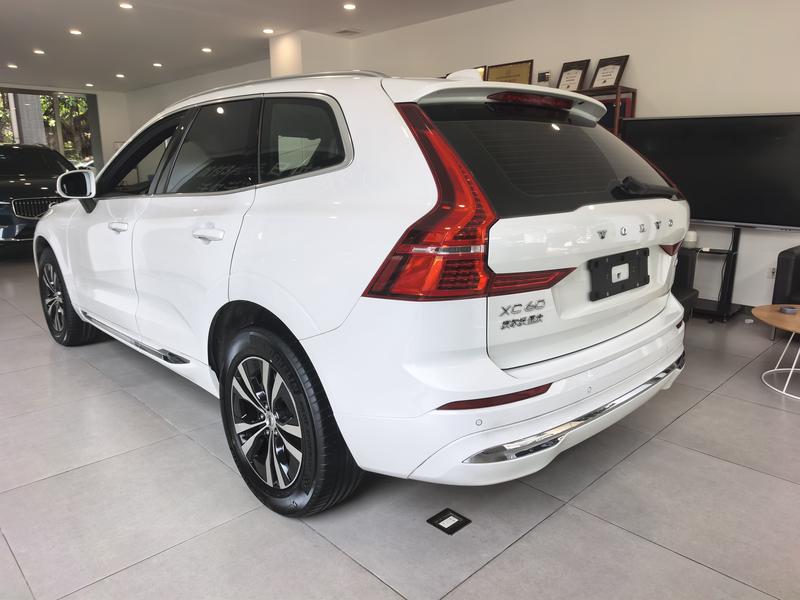 Volvo XC60, 2023 — фото 3 из 12