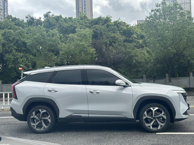 Geely Atlas L, 2024 — фото 7 из 12