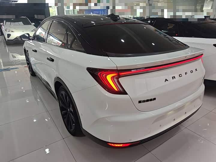 BAIC Arcfox Alpha S, 2023 — фото 5 из 9