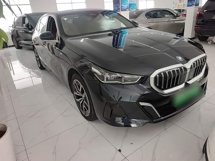 BMW i5, 2025 — фото 4 из 9