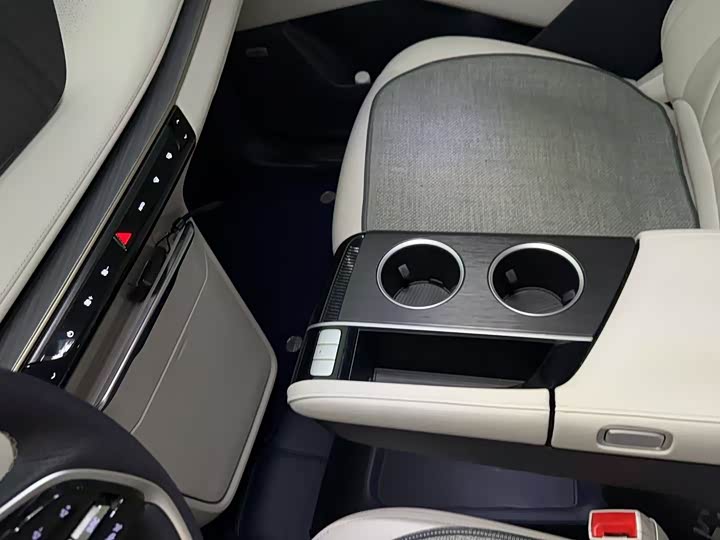 Buick GL8 Hybrid, 2025 — фото 8 из 9