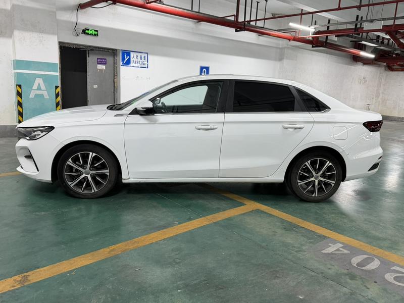 Geely Emgrand, 2022 — фото 4 из 12