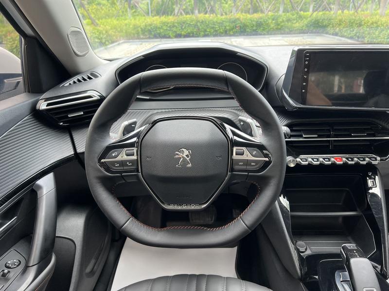 Peugeot 2008, 2023 — фото 10 из 12