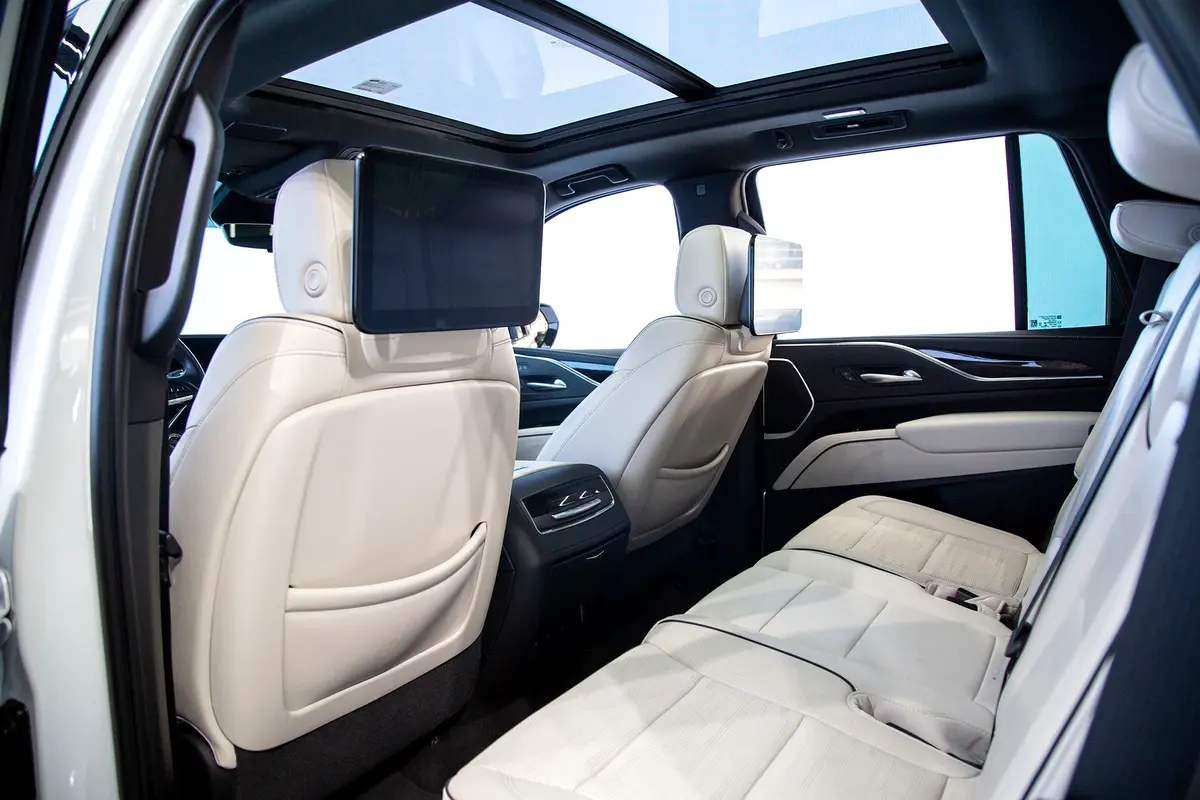 Cadillac Escalade, 2023 — фото 9 из 10