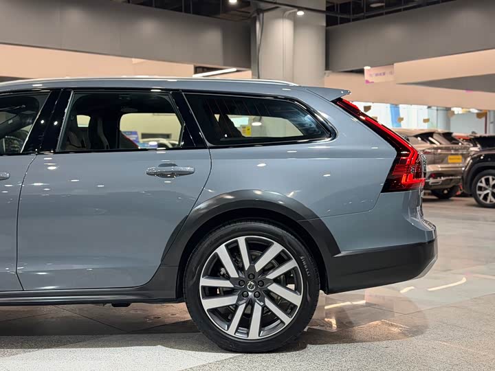 Volvo V90, 2021 — фото 8 из 9