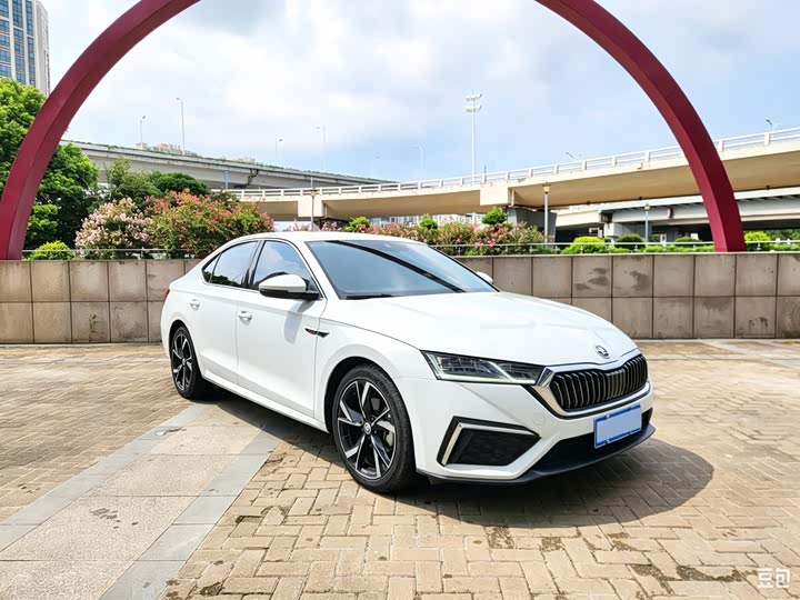 Skoda Octavia Pro, 2023 — фото 3 из 9