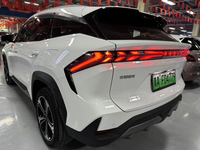 Geely Galaxy L7, 2023 — фото 4 из 12