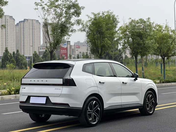 Volvo XC70 Hybrid, 2025 — фото 7 из 9