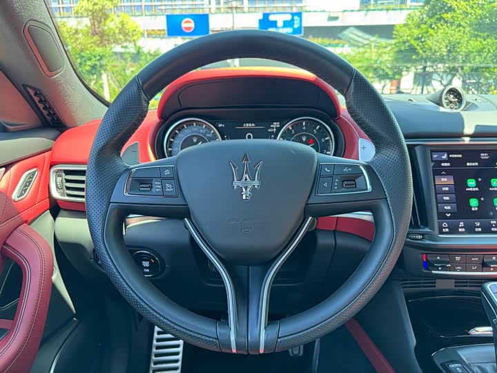 Maserati Levante, 2022 — фото 9 из 9