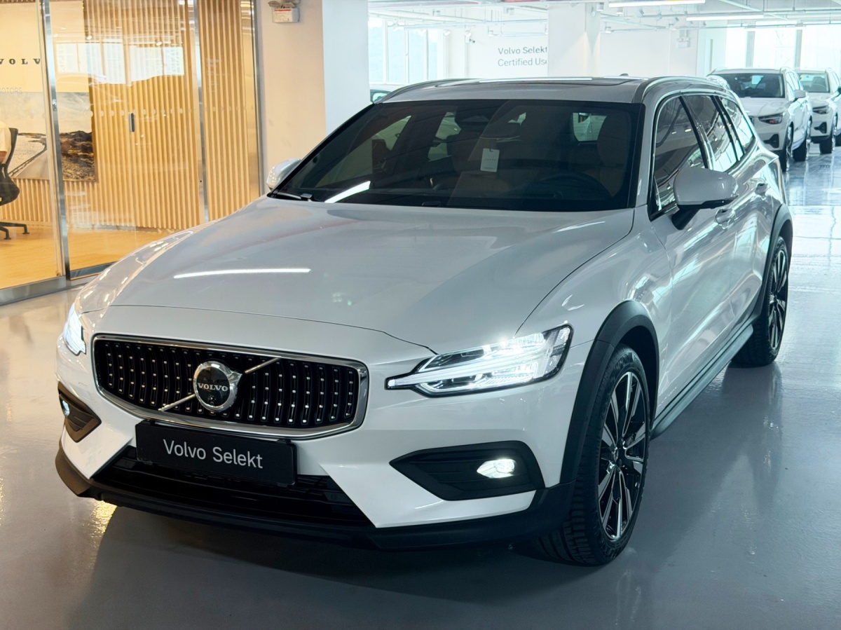 Volvo V60, 2025 — купить в Иванове под ключ