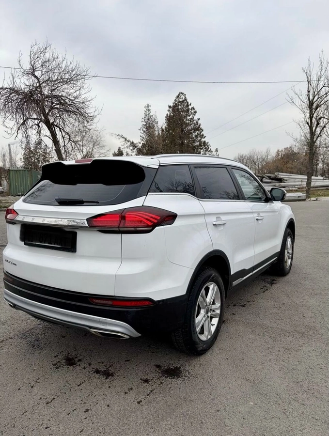 Geely Atlas PRO, 2023 — фото 7 из 10