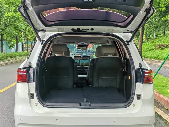 BYD Song Max Hybrid, 2022 — фото 6 из 9