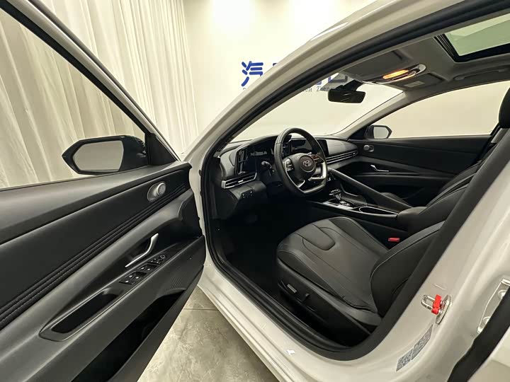 Hyundai Elantra N line, 2022 — фото 7 из 9