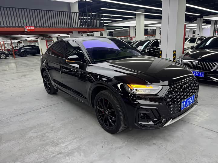 Audi Q5L Sportback, 2024 — фото 3 из 9