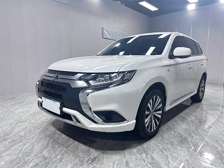 Mitsubishi Outlander, 2022 — купить в Липецке под ключ