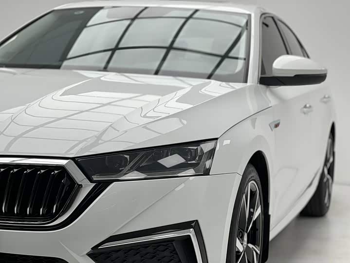 Skoda Octavia Pro, 2023 — фото 4 из 9