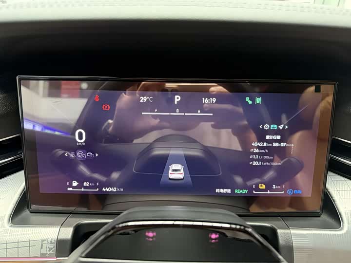 Lynk & Co 09 EM-P Hybrid, 2023 — фото 7 из 9