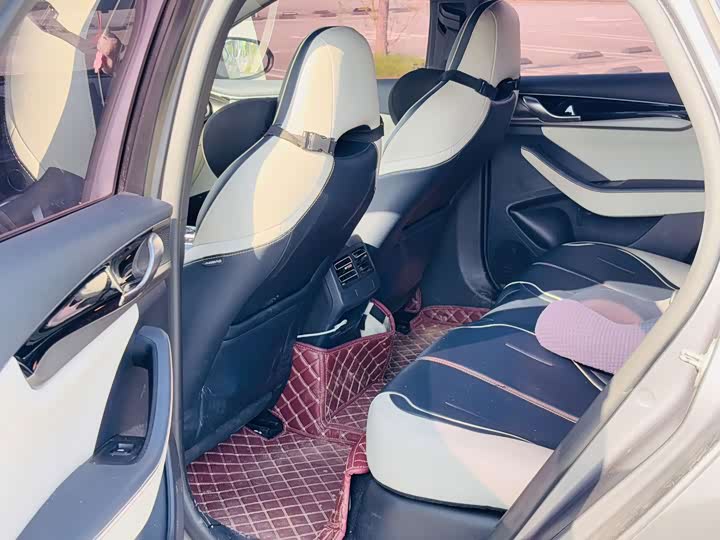 BYD Qin Plus, 2022 — фото 5 из 9