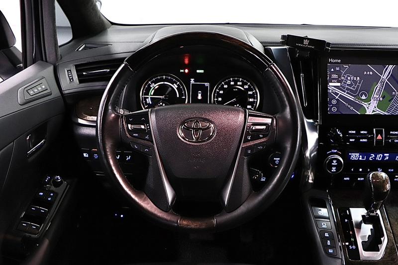 Toyota Vellfire, 2021 — фото 9 из 12