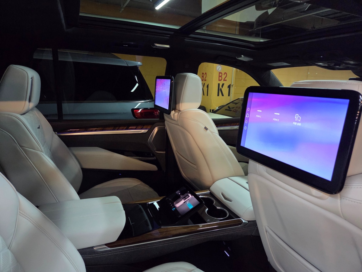 Cadillac Escalade, 2025 — фото 11 из 12