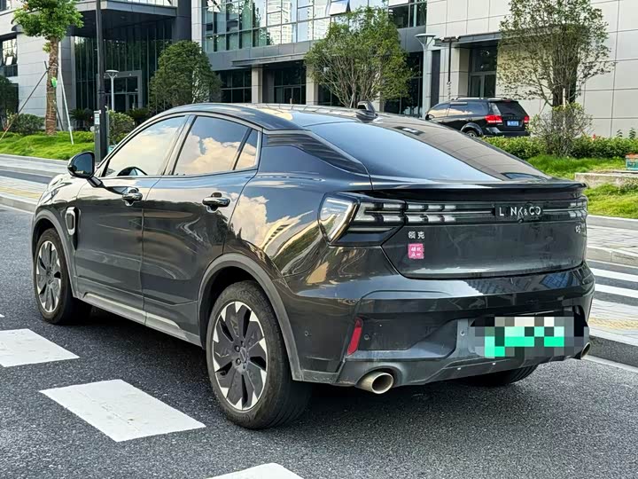 Lynk & Co 05 EM-P Hybrid, 2021 — фото 6 из 9