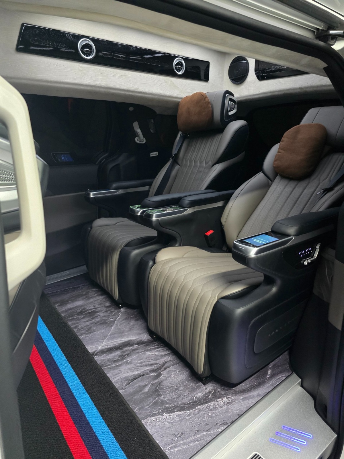 Kia Carnival, 2023 — фото 12 из 12