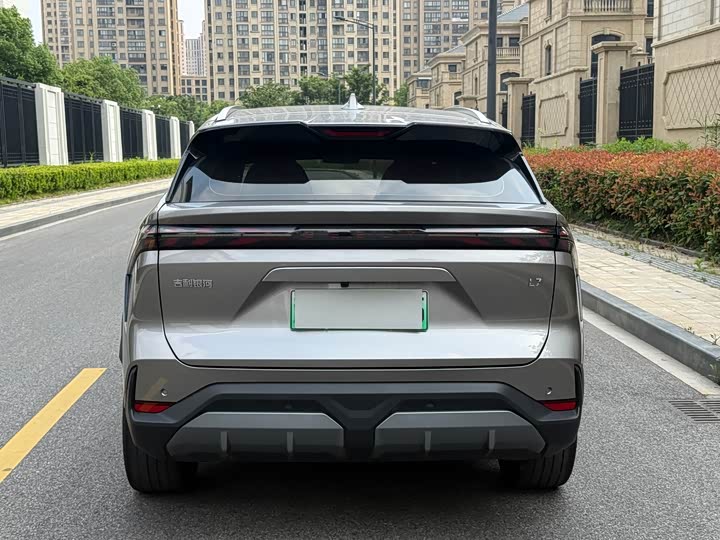 Geely Galaxy L7, 2024 — фото 5 из 9