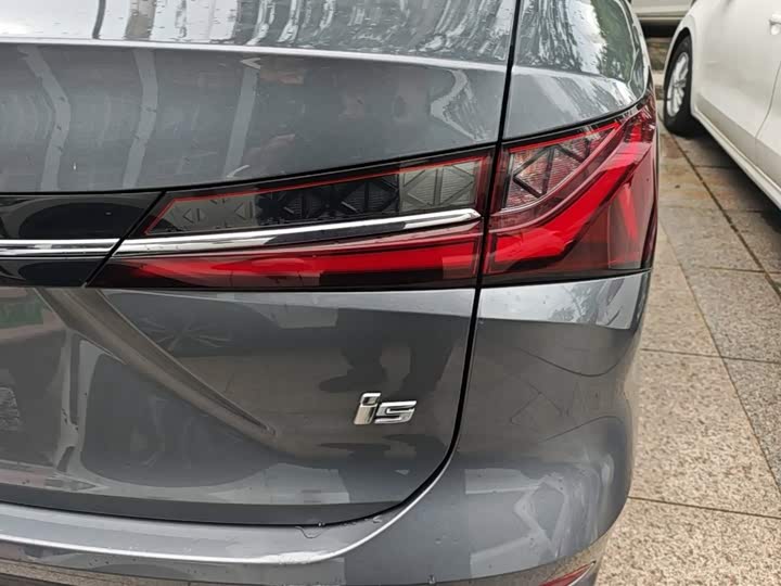 Roewe i5, 2025 — фото 8 из 9