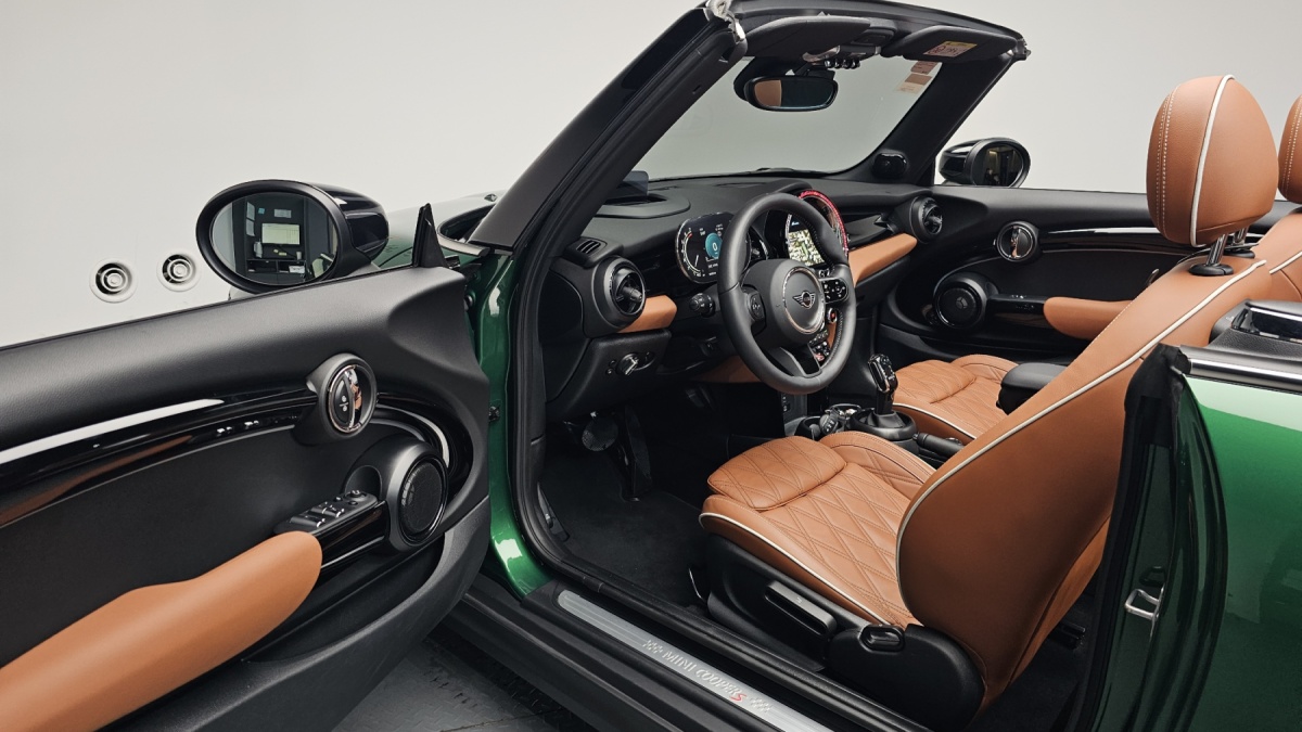 Mini Cooper Convertible, 2024 — фото 9 из 12