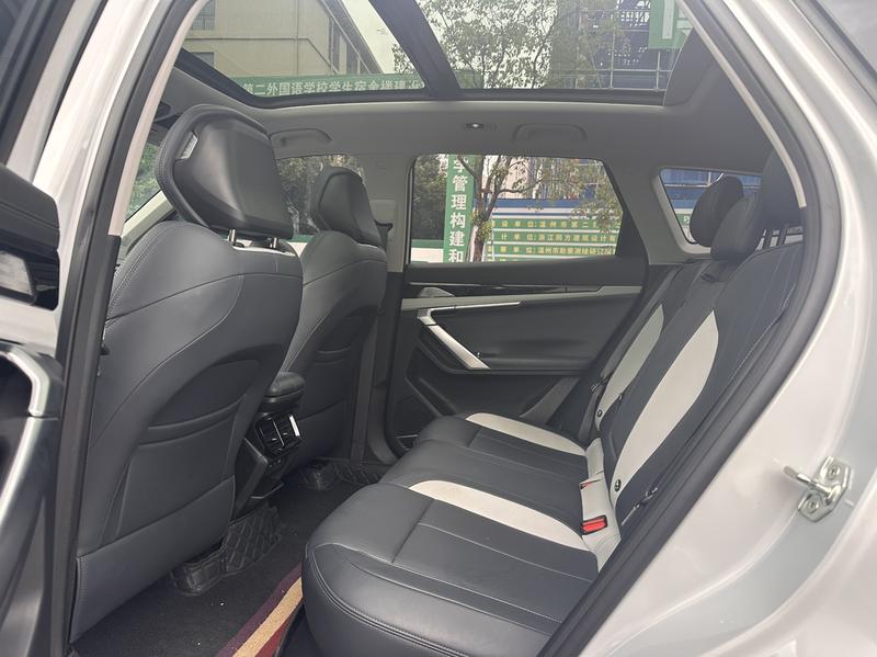 Geely Atlas L, 2024 — фото 11 из 12