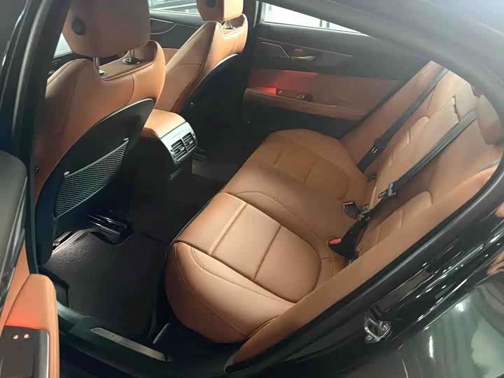 Jaguar XE L, 2025 — фото 8 из 9