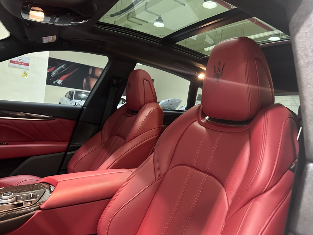 Maserati Levante, 2023 — фото 7 из 12