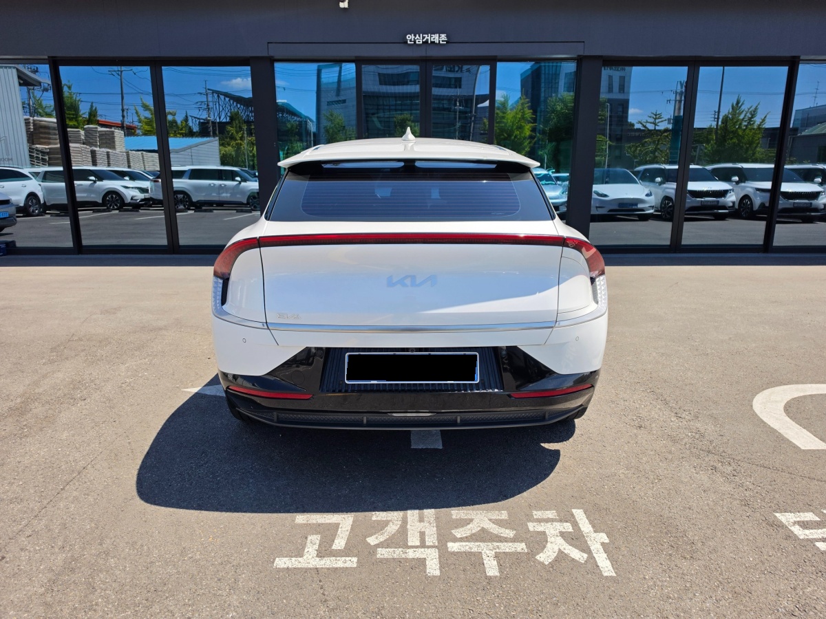 Kia EV6, 2022 — фото 3 из 12