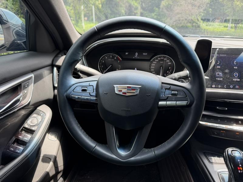 Cadillac CT5, 2022 — фото 10 из 12