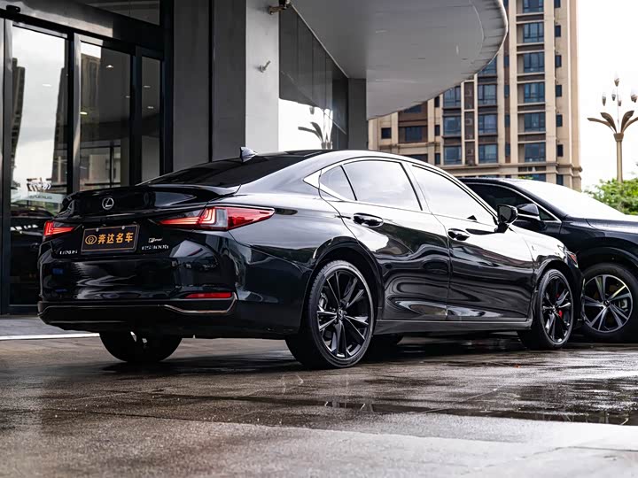 Lexus ES, 2023 — фото 3 из 9