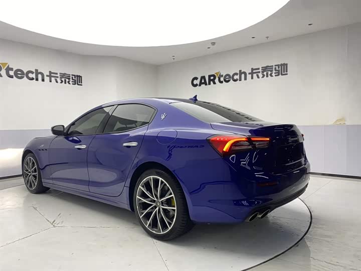 Maserati Ghibli, 2022 — фото 7 из 9