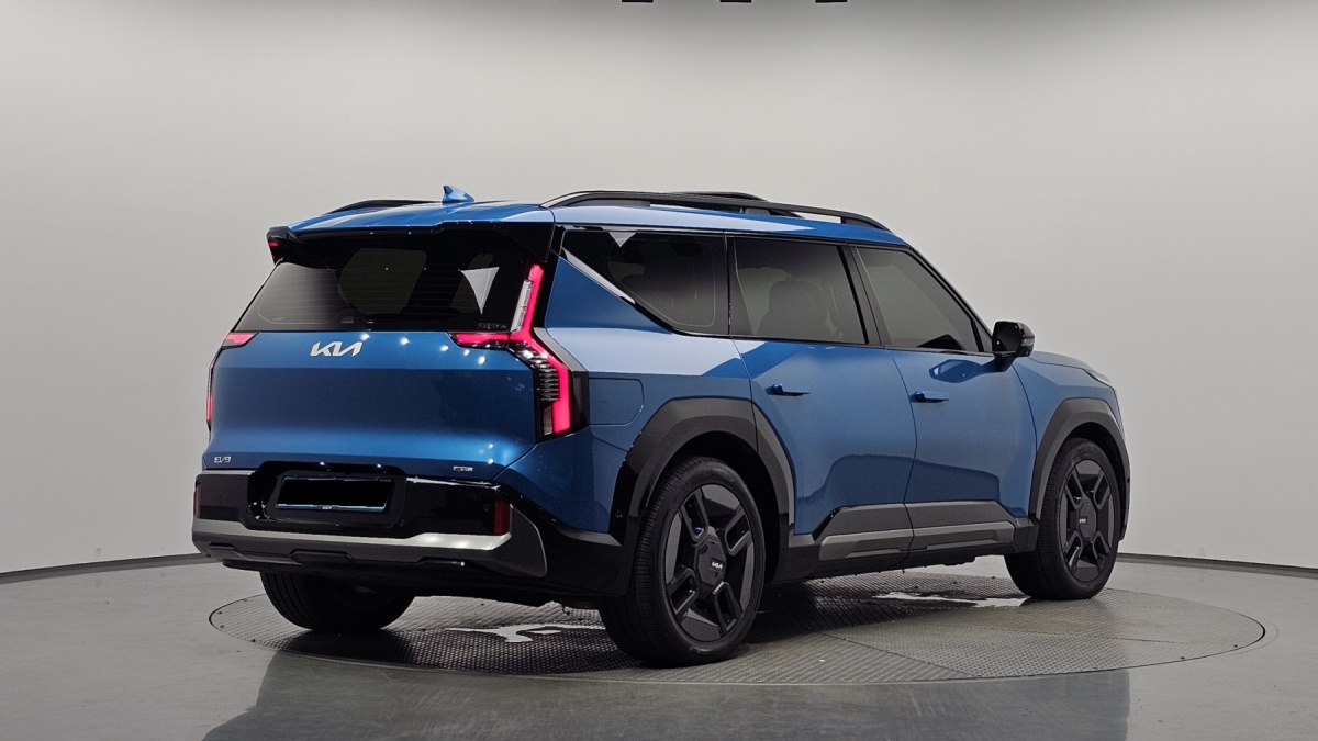 Kia EV9, 2023 — фото 2 из 12