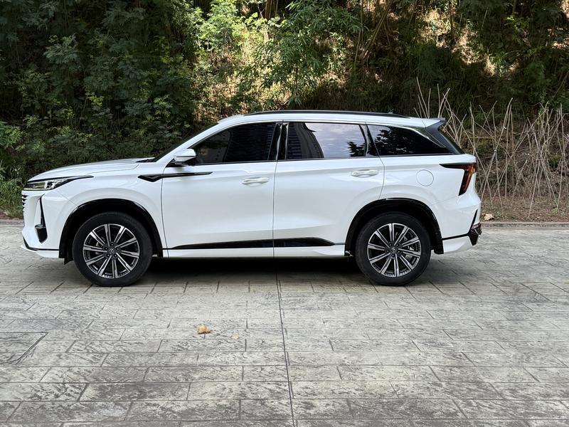 Changan CS75 Plus, 2023 — фото 3 из 10