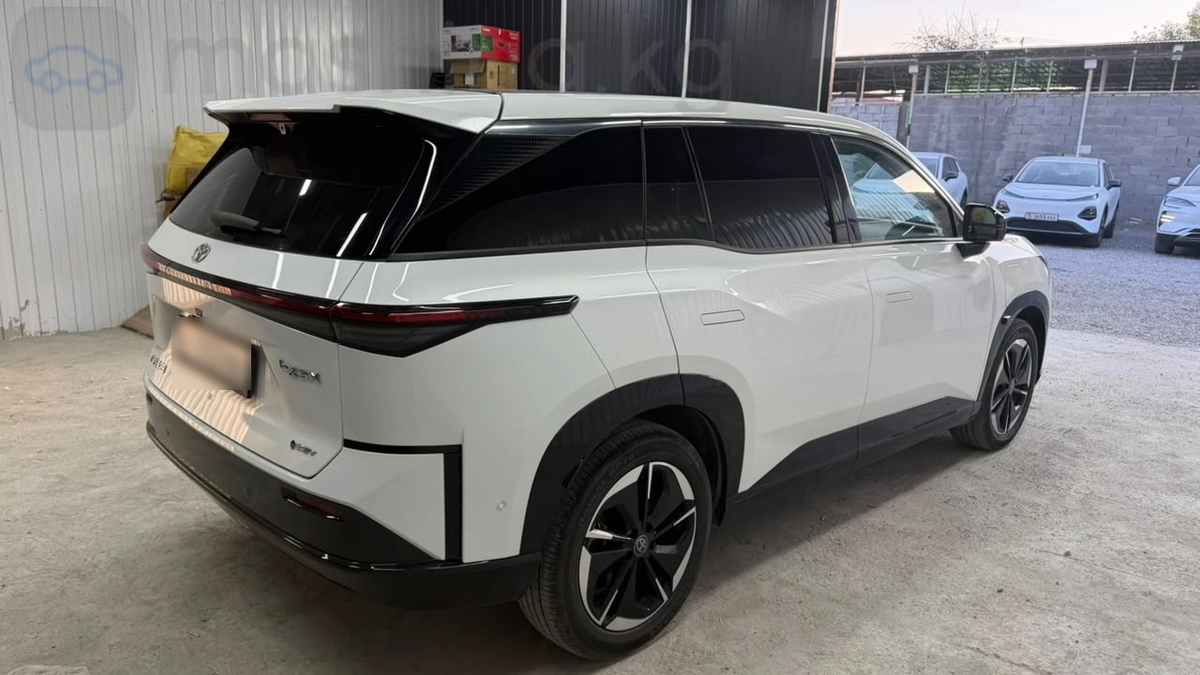 Toyota Bz3x, 2025 — фото 12 из 12