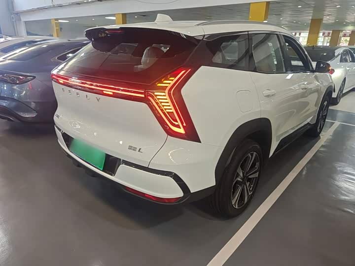 Geely Atlas L, 2025 — фото 7 из 9