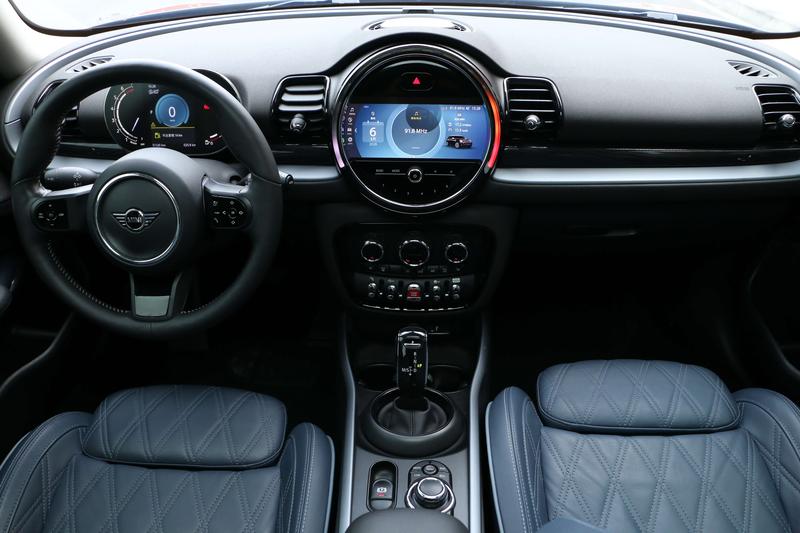Mini Clubman, 2021 — фото 9 из 12