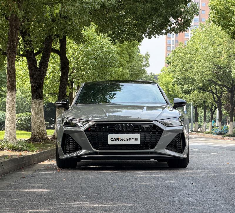 Audi RS 7, 2024 — фото 2 из 12