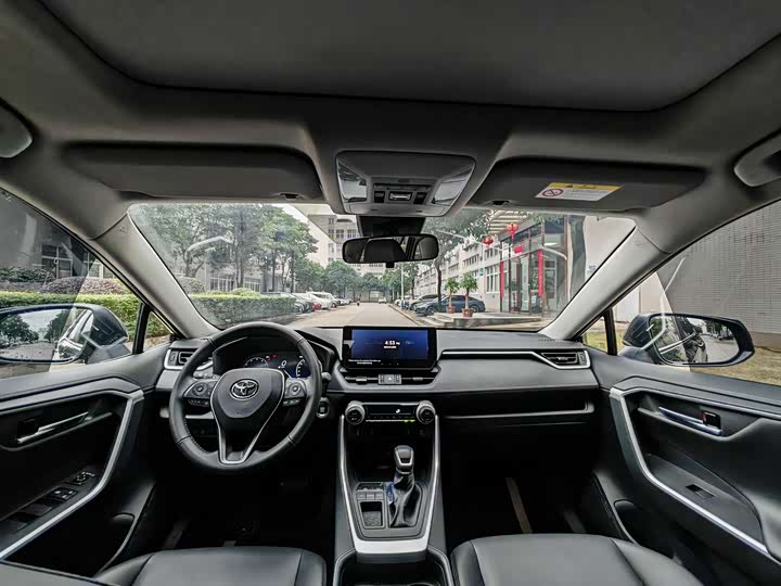 Toyota RAV4, 2024 — фото 6 из 7