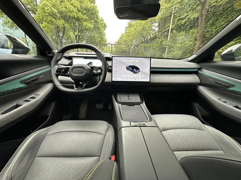 Lynk & Co 08 EM-P Hybrid, 2024 — фото 8 из 12