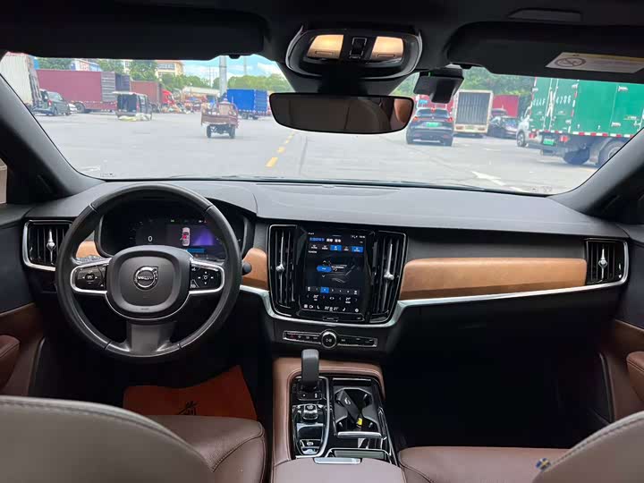 Volvo S90 Hybrid, 2022 — фото 6 из 9