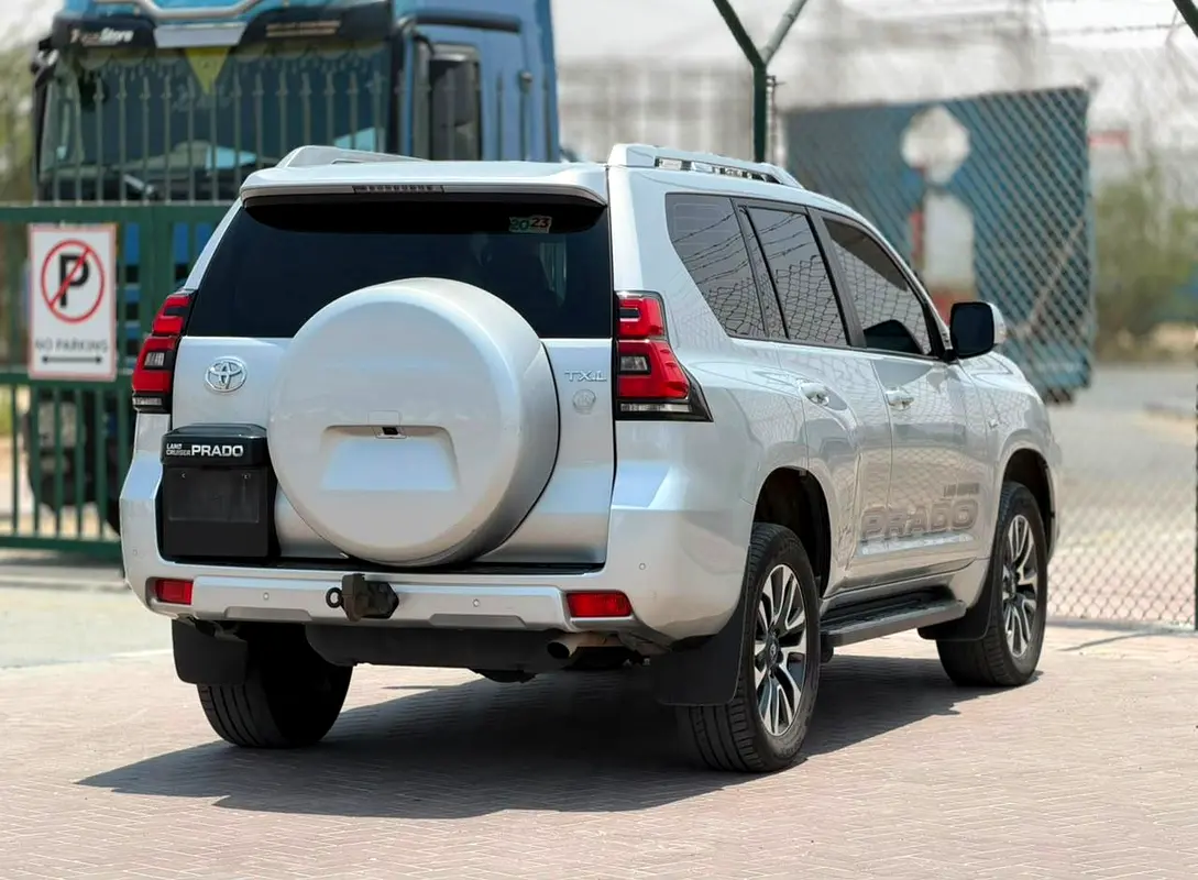 Toyota Prado, 2023 — фото 3 из 10
