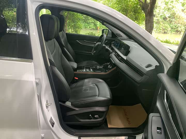 Exeed LX C-DM Hybrid, 2022 — фото 6 из 9