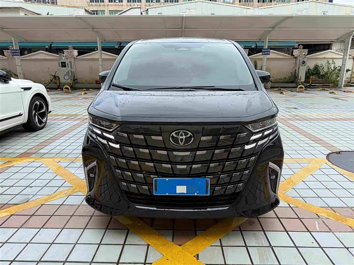 Toyota Alphard, 2025 — фото 2 из 9