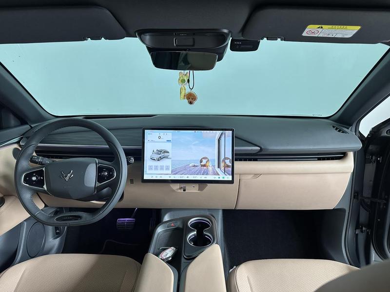 BAIC Arcfox Alpha T5, 2025 — фото 7 из 12